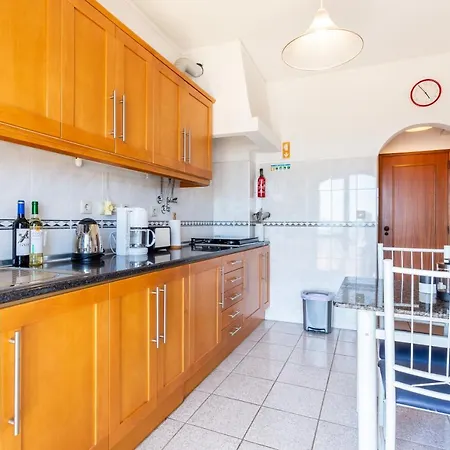 Tom's Central With Rooftop Terrace & Spacious Pool *